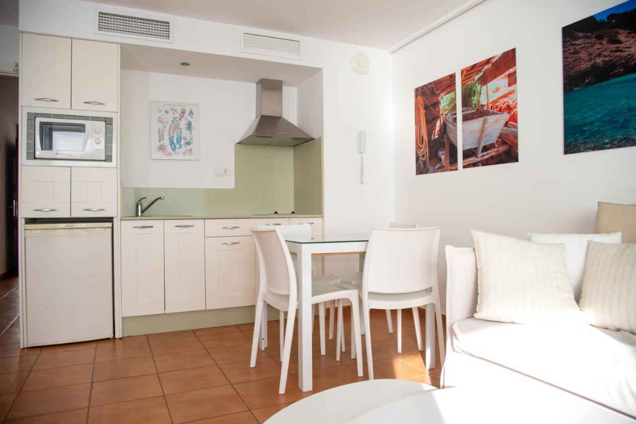 Apartamentos Llobet Ibiza ภายนอก รูปภาพ