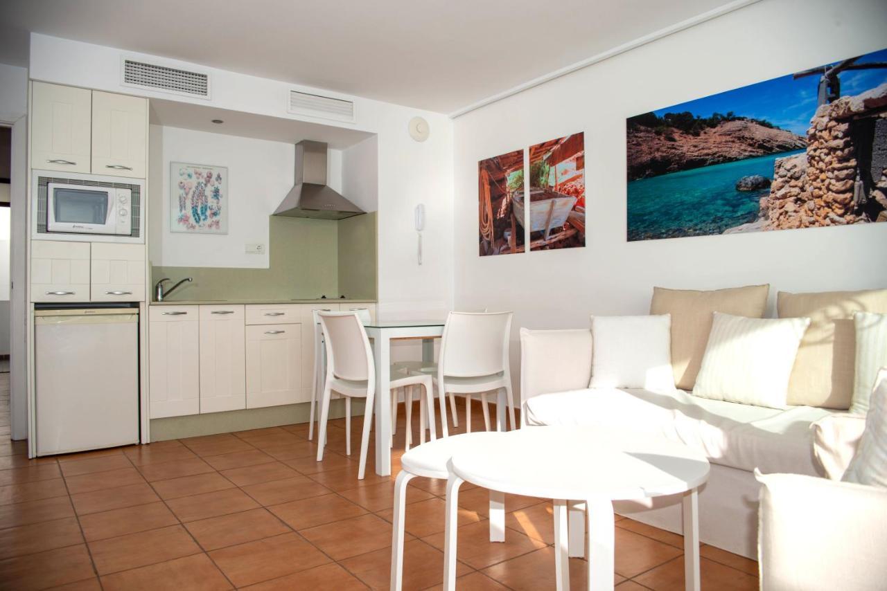 Apartamentos Llobet Ibiza ภายนอก รูปภาพ
