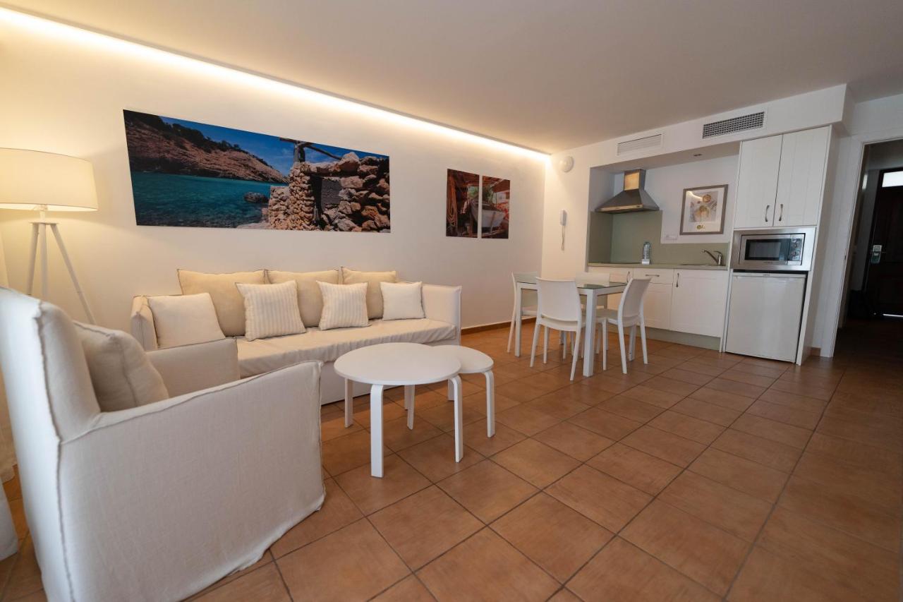 Apartamentos Llobet Ibiza ภายนอก รูปภาพ