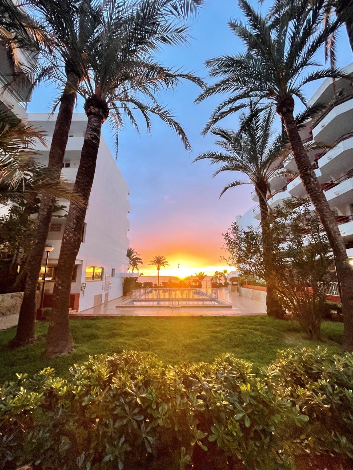 Apartamentos Llobet Ibiza ภายนอก รูปภาพ