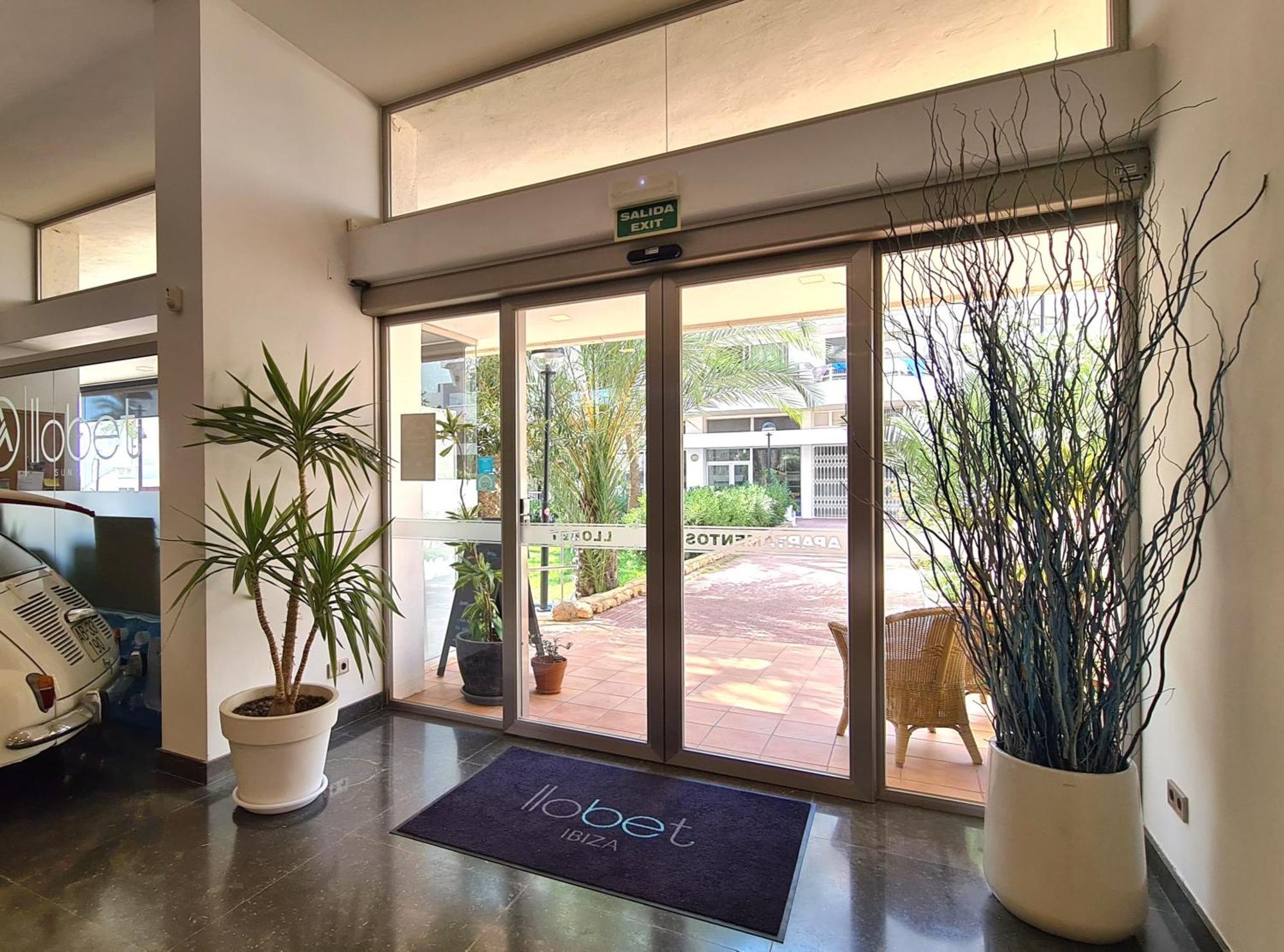 Apartamentos Llobet Ibiza ภายนอก รูปภาพ