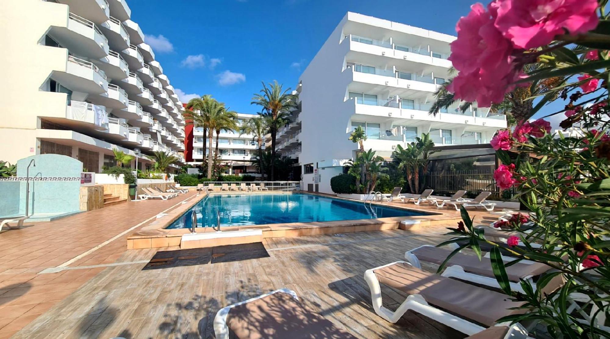 Apartamentos Llobet Ibiza ภายนอก รูปภาพ