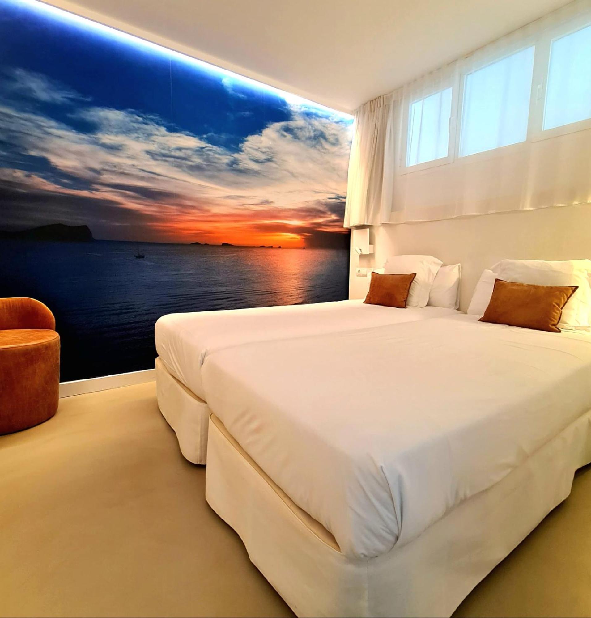Apartamentos Llobet Ibiza ภายนอก รูปภาพ